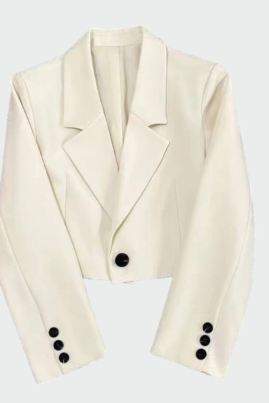 Liliana - A jacket in a refined line