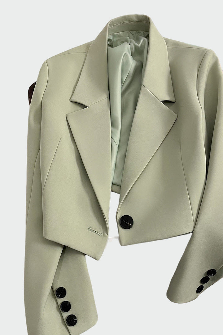 Liliana - A jacket in a refined line