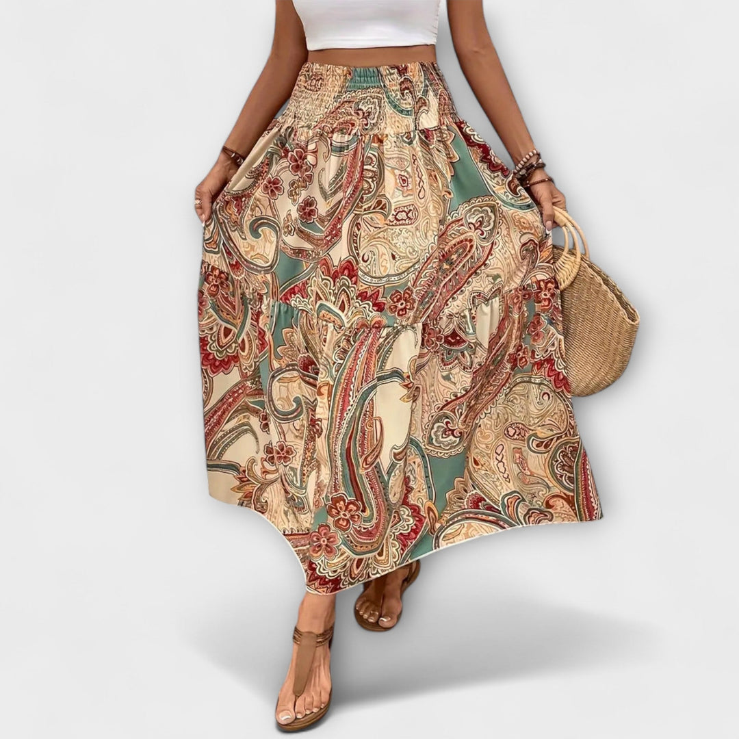 Comfortable skirt with a pattern