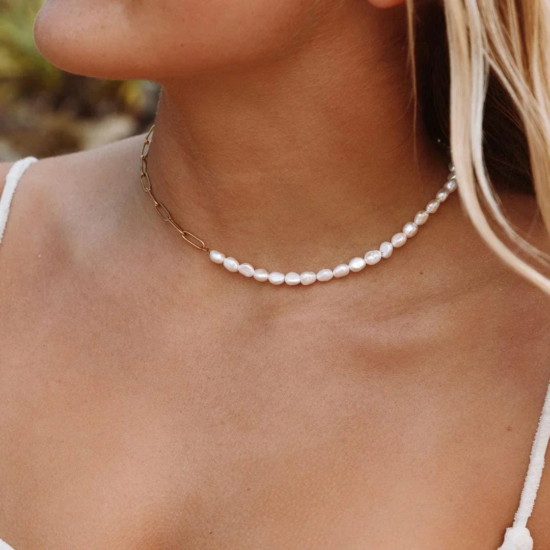 Coline Pearl Necklace