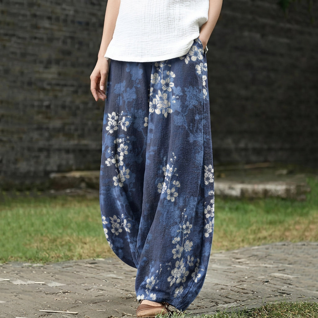 Éliane – Wide blue pants with a plum blossom pattern