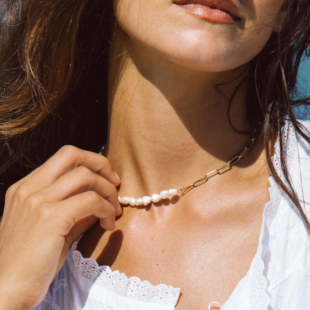 Coline Pearl Necklace