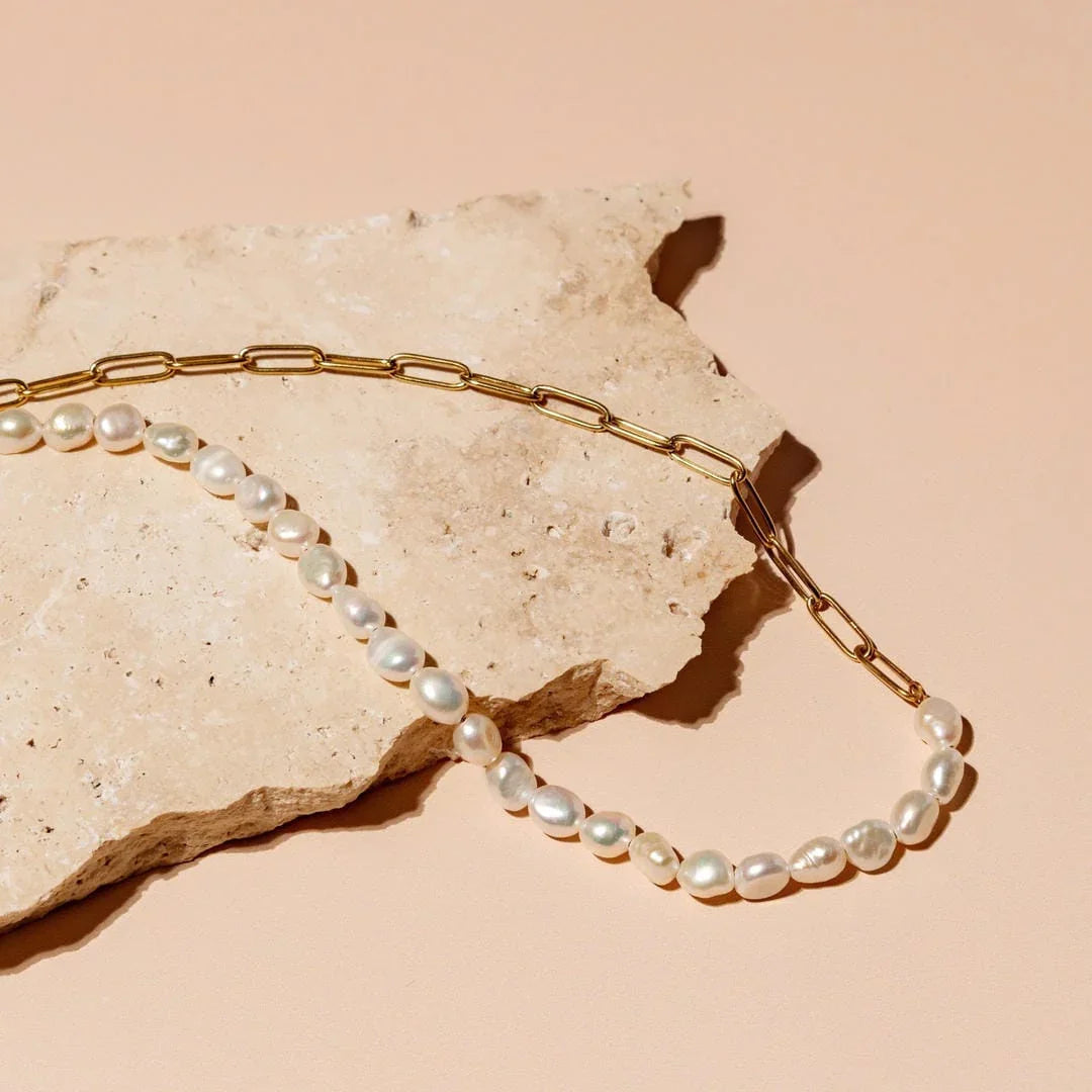 Coline Pearl Necklace