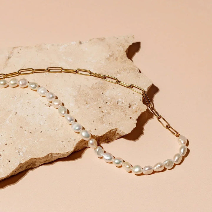 Coline Pearl Necklace