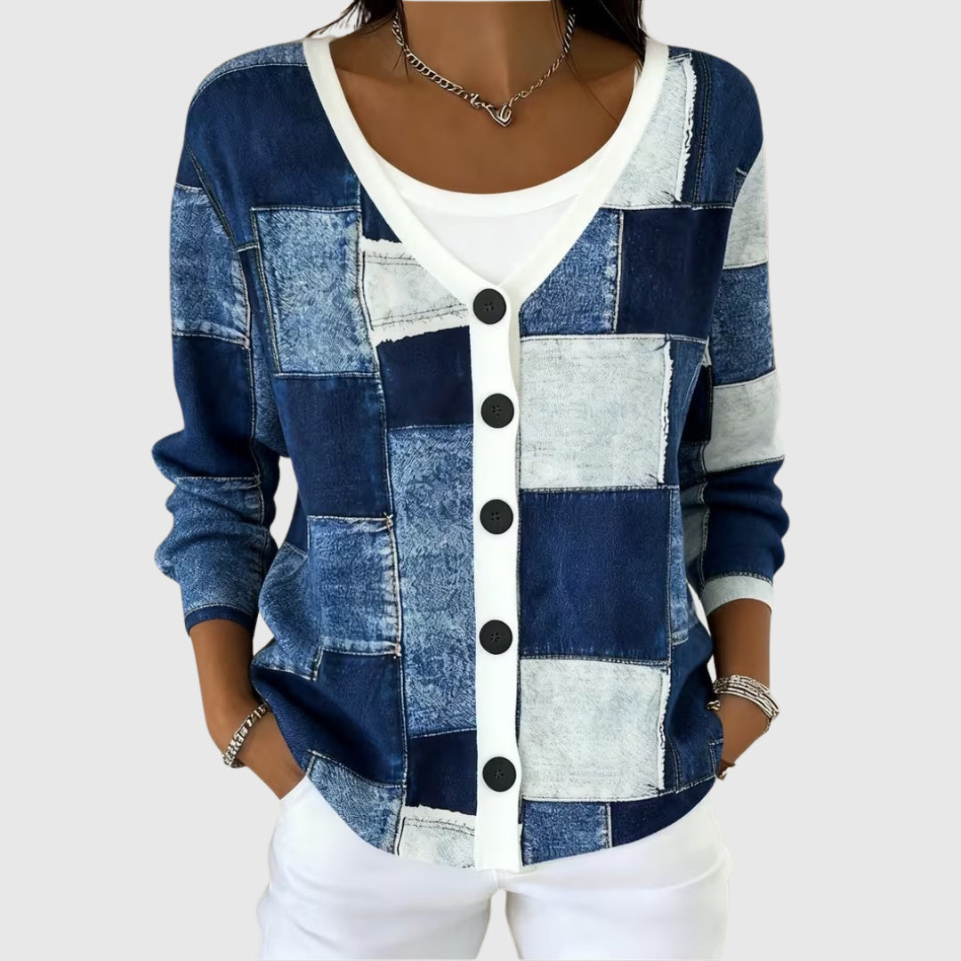 Comfortable knit cardigan with buttons