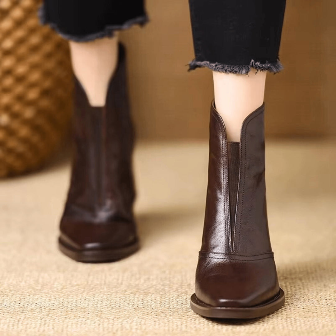 Klaudia - Luxurious mid-heeled ankle boots