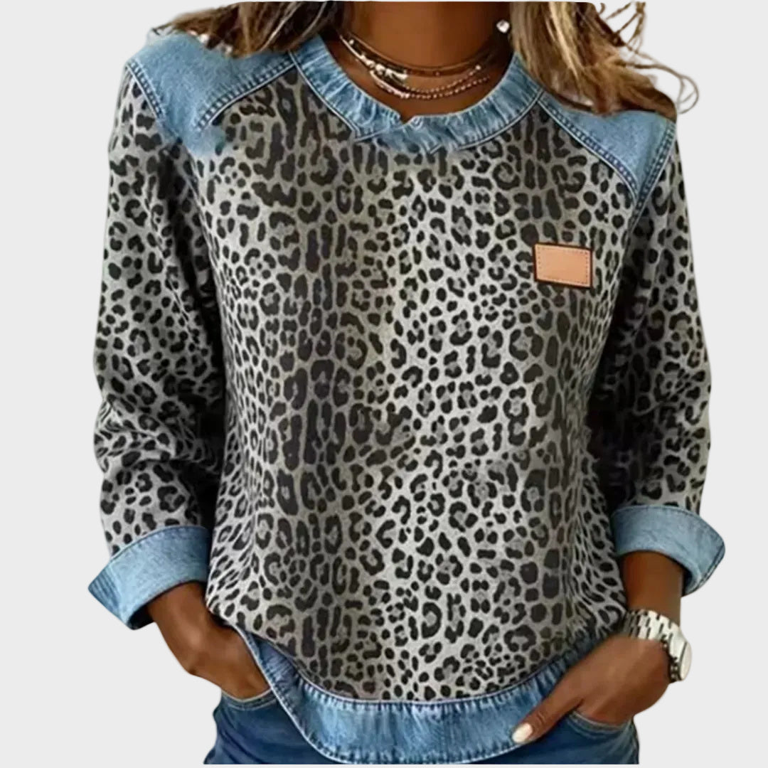 Margot - Leopard print sweater with contrasting collar