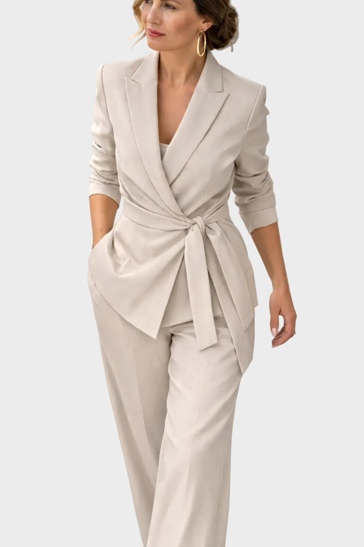Weronika - Suit with ties