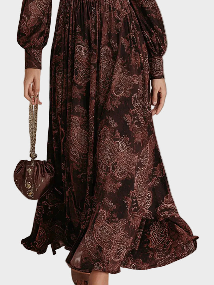 Maxi dress with a waist