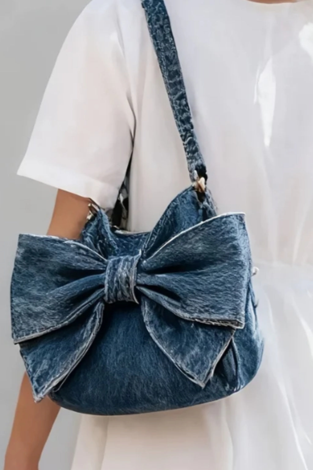 Agata - Retro Bag with Bow