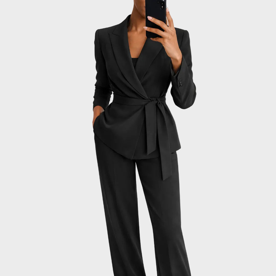Weronika - Suit with ties
