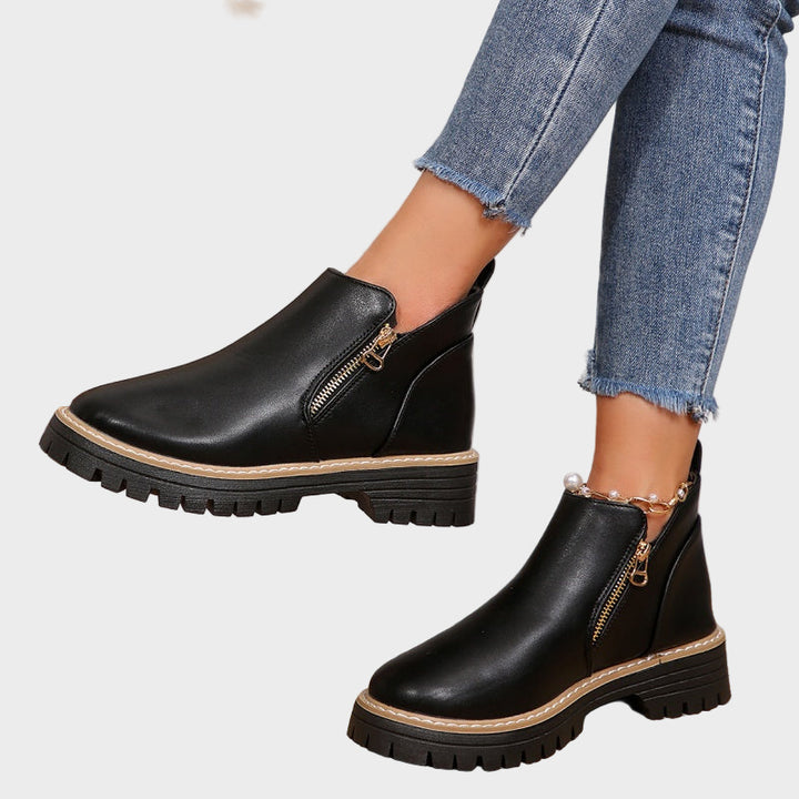 Katrina - Elegant ankle boots with a comfortable cut
