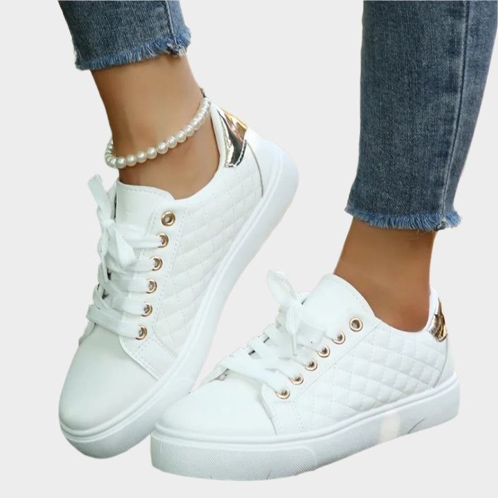 Ester - Modern sports shoes with details and a quilted texture