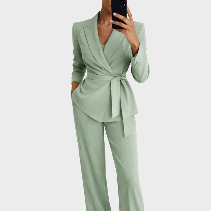 Weronika - Suit with ties
