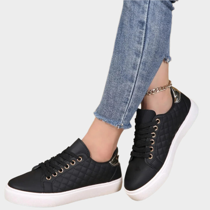 Ester - Modern sports shoes with details and a quilted texture