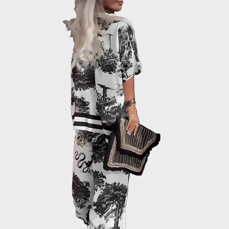 Freja – Set with a blouse and trousers