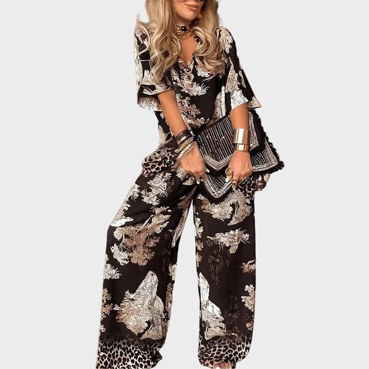 Freja – Set with a blouse and trousers