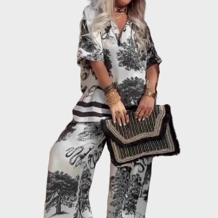 Freja – Set with a blouse and trousers