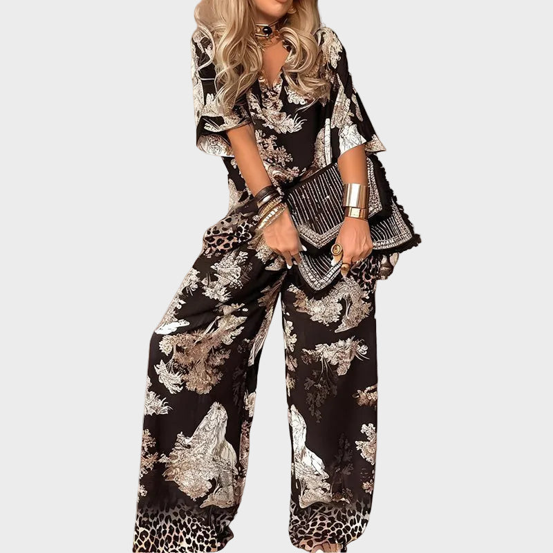 Freja – Set with a blouse and trousers