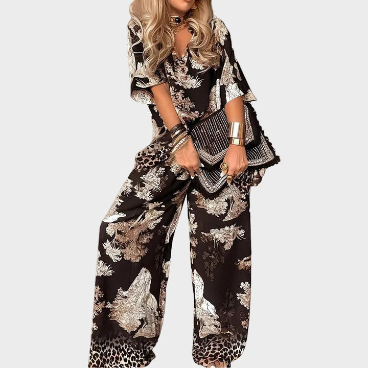 Freja – Set with a blouse and trousers
