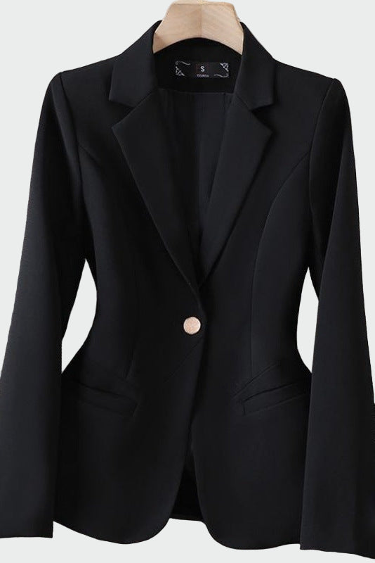 Emily - A jacket in a modern, elegant cut