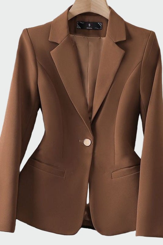 Emily - A jacket in a modern, elegant cut